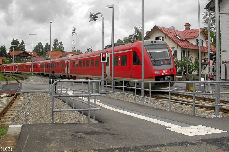 Bahn 102.jpg - Die Doppeltraktion 612 084-4 und 612 585-0 unterwegs in Richtung Lindau.